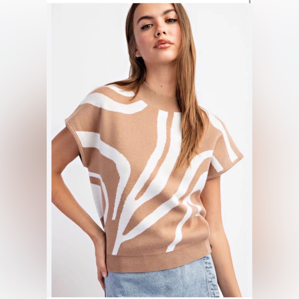 Eesome: Patterned Cap Sleeve Sweater Size Small (NWT & Boutique)
